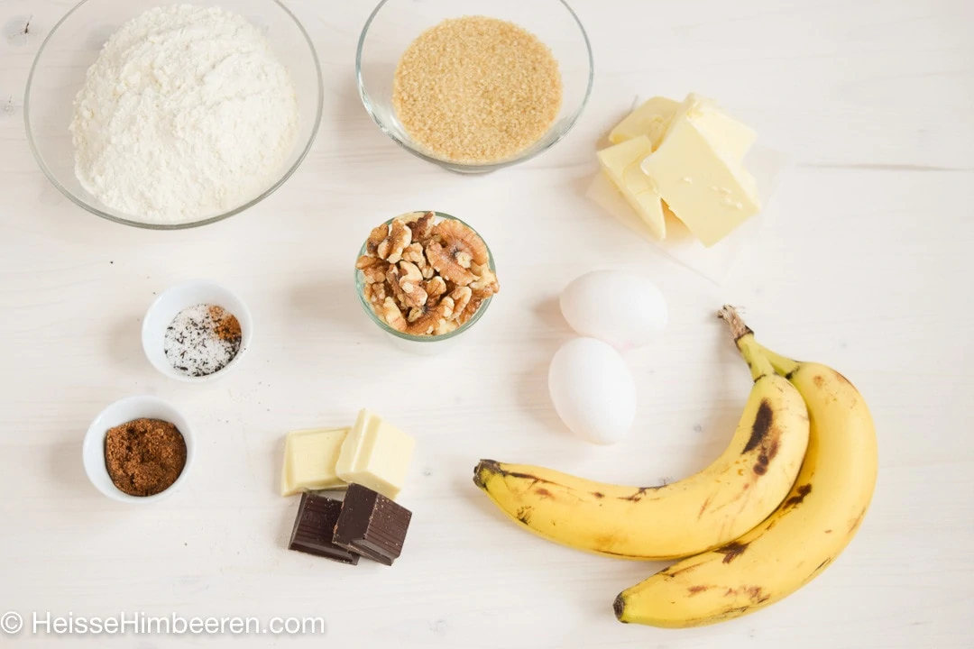 Alle Zutaten für den Bananenkuchen