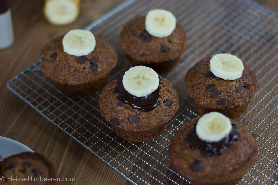 Schoko Bananen Muffins mit Schokolade und Bananenstückchen