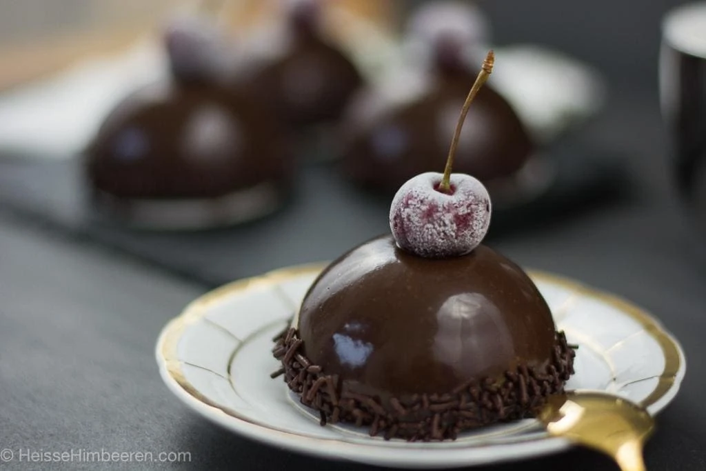 schoko mirror glaze