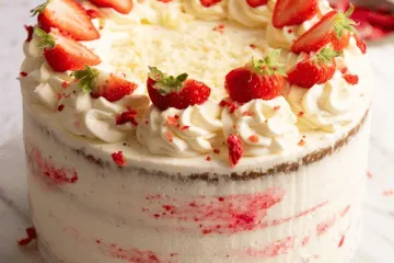 Erdbeer Mascarpone Torte mit weißer Schokolade Erdbeer Mascarpone Torte mit weißer Schokolade