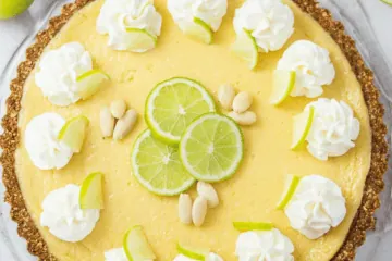 Saftiger Limettenkuchen: Die erfrischendste Tarte für warme Tage Saftiger Limettenkuchen