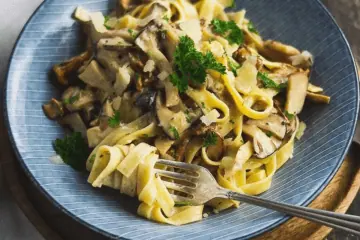 Pasta mit Waldpilzsoße: das schnelle Waldpilze Rezept Pasta mit cremiger Waldpilzsoße