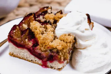 Saftiger Zwetschgenkuchen mit Hefeteig vom Blech Saftiger Zwetschgenkuchen mit Hefeteig vom Blech