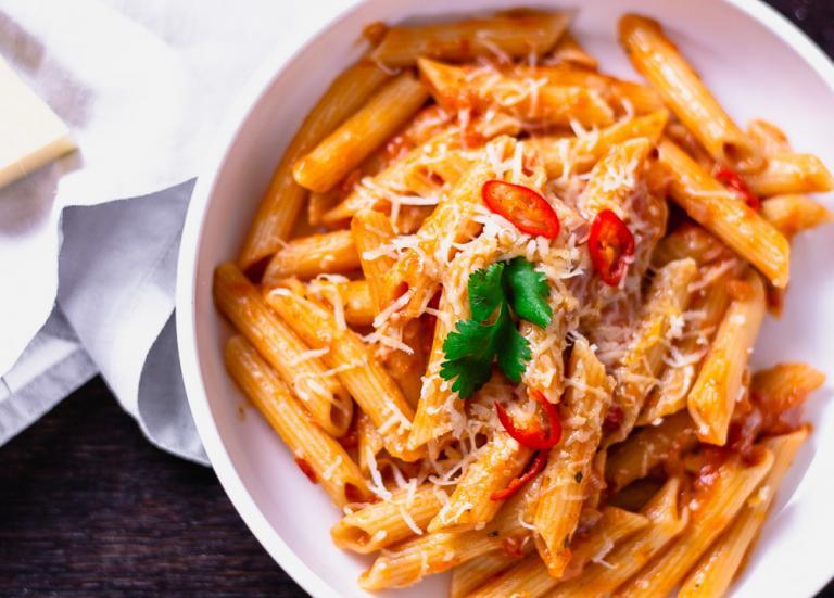 7 Zutaten One Pot Pasta Arrabiata SchrittfürSchritt in 15 Minuten