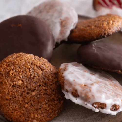 Saftiges Elisenlebkuchen Rezept von Oma