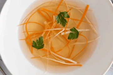 Gemüsebrühe selber machen: Die perfekte Resteverwertung Gemüsebrühe selber machen, die perfekte Resteverwertung