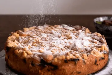 Schneller Rhabarberkuchen mit Streuseln Schneller Rhabarberkuchen mit Streusel (20 Minuten Arbeitszeit)