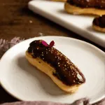 Französische Eclairs selber machen – Edel, cremig & ein Hauch von Paris Französische Eclairs mit Vanillecreme Füllung (Originalrezept)