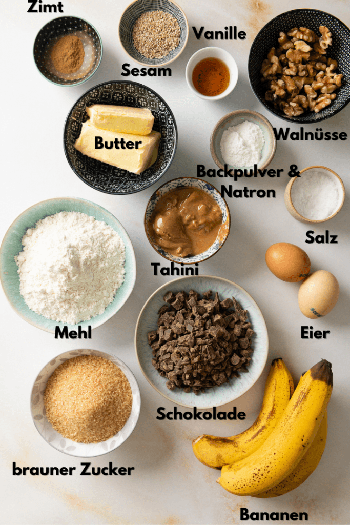 Alle Zutaten die wir für das bananenbrot backen benötigen.