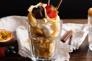 Bubble Waffle selber machen – Streetfood für zu Hause Fluffige Bubble Waffle mit Eis & Früchten