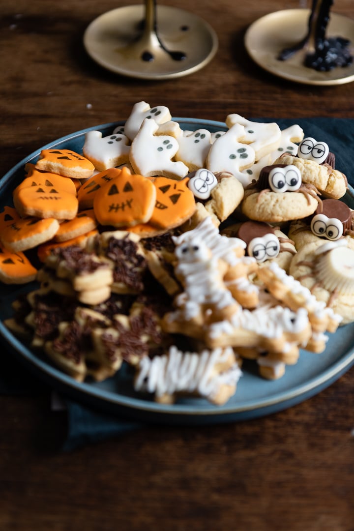 Die 5 gruseligsten Halloween Kekse aus 1 Teig Die 5 gruseligsten Halloween Kekse aus 1 Teig