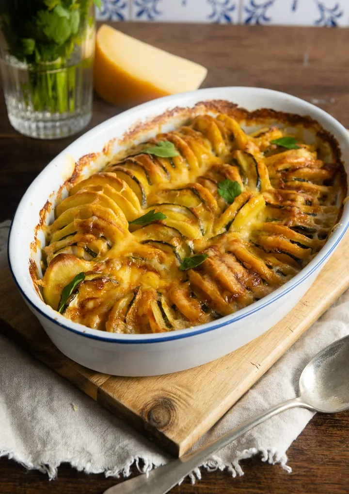Ein Zucchini Kartoffel Auflauf als schnelle Abendessen Idee.