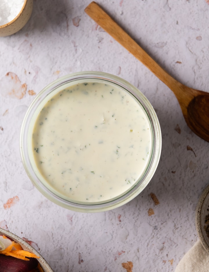 Was ist Ranch Dressing? Eine schnelles Salatdressing aus den Vereinigten Staaten, was auch gerne als Dip genutzt wird.