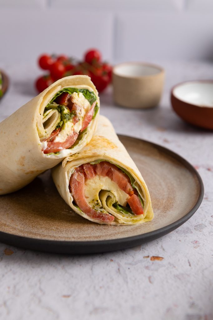 Tomate Mozzarella Wrap in 10 Minuten (Vegetarisch)