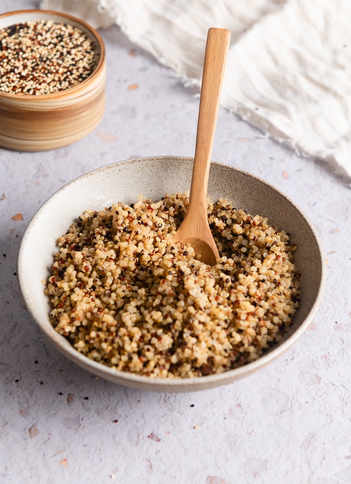 So wird Quinoa richtig gekocht und zubereitet.