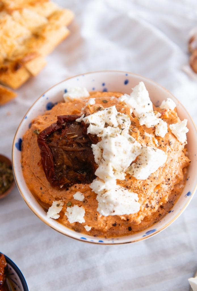 9 Dips zu Raclette & Fondue aus 11 Zutaten