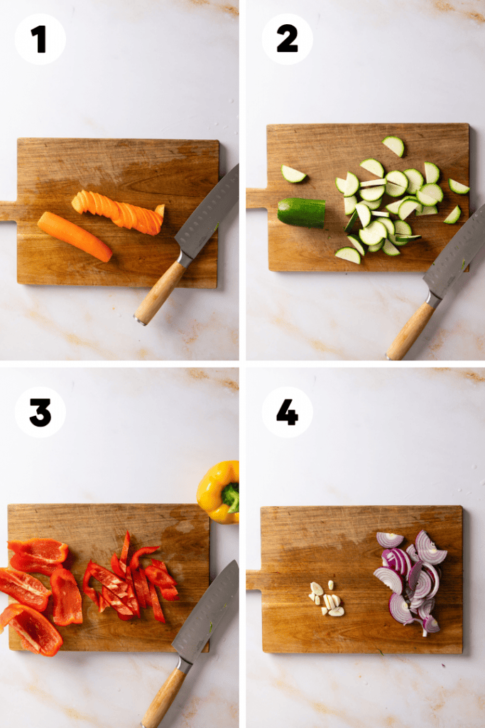 Das Gemüse wird auf einem Brettchen klein geschnitten.