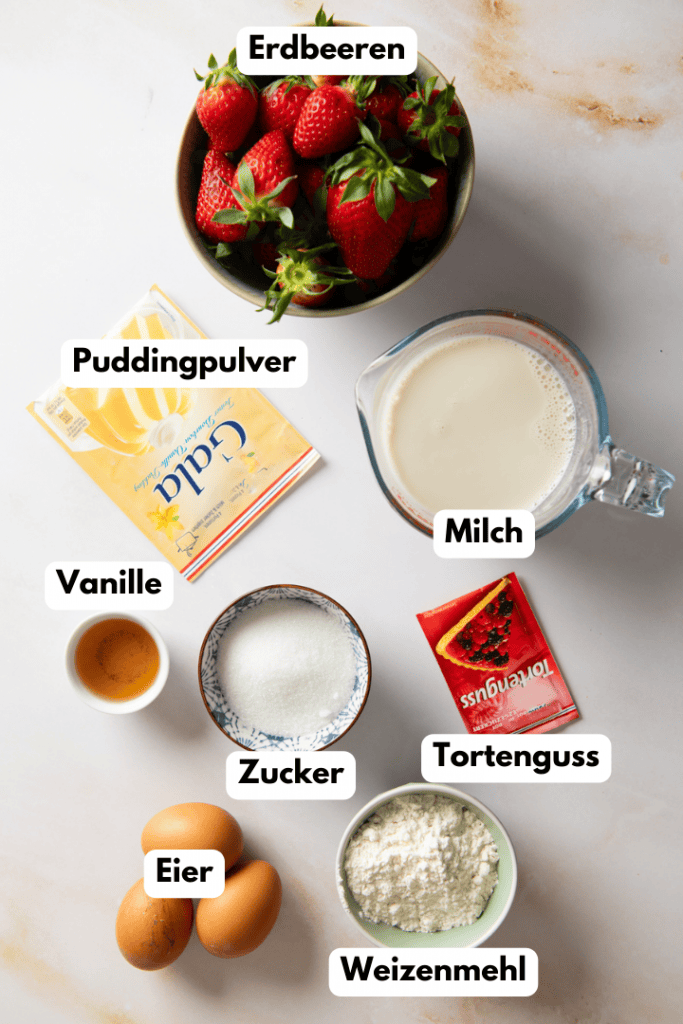 Alle Zutaten für das Erdbeerkuchen mit Biskuitboden und mit Vanillepudding Rezept.