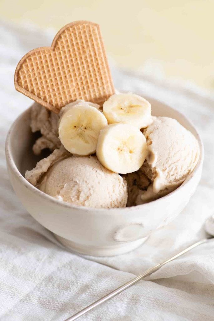 Italienisches Bananeneis selber machen für zu Hause.