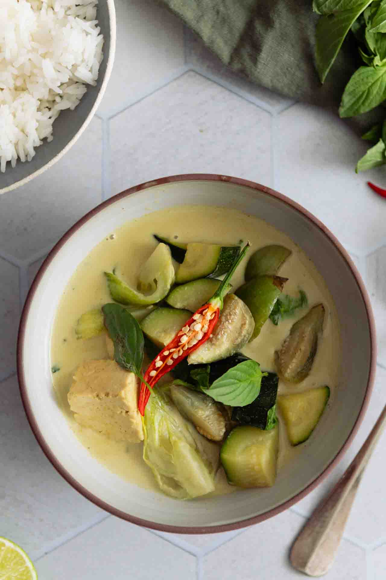 Grünes Thai Curry mit Kokosmilch &amp; Gemüse