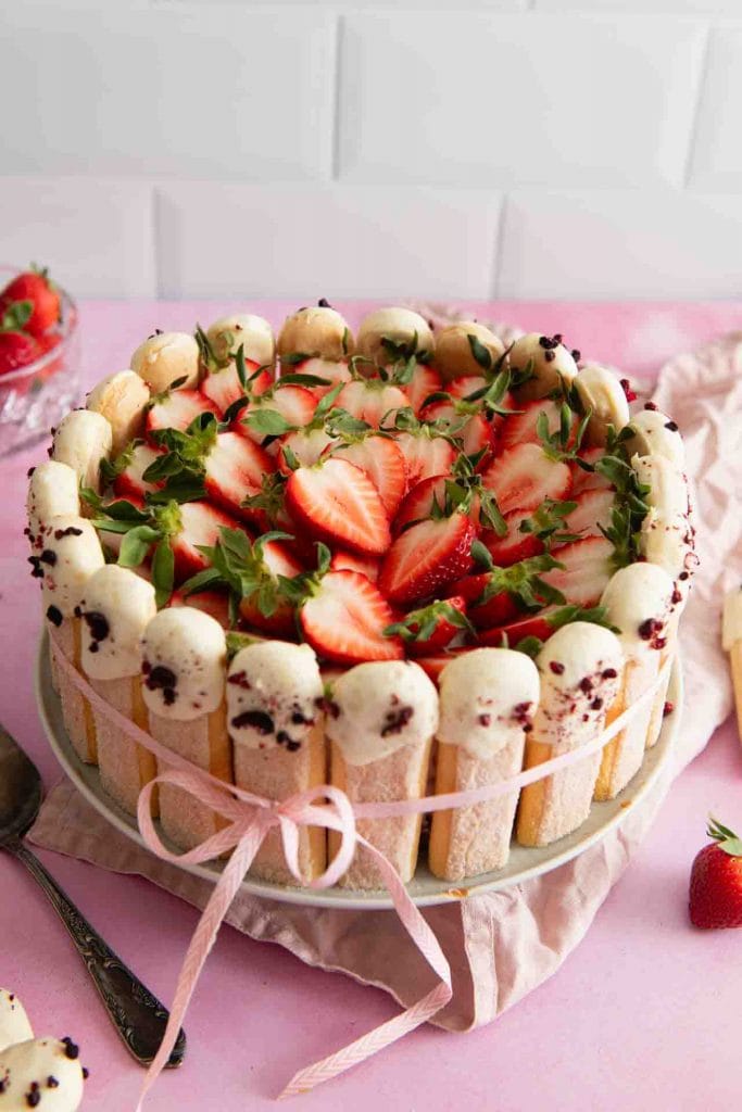 Erdbeer-Charlotte - die leckere Erdbeertorte mit Löffelbiskuit