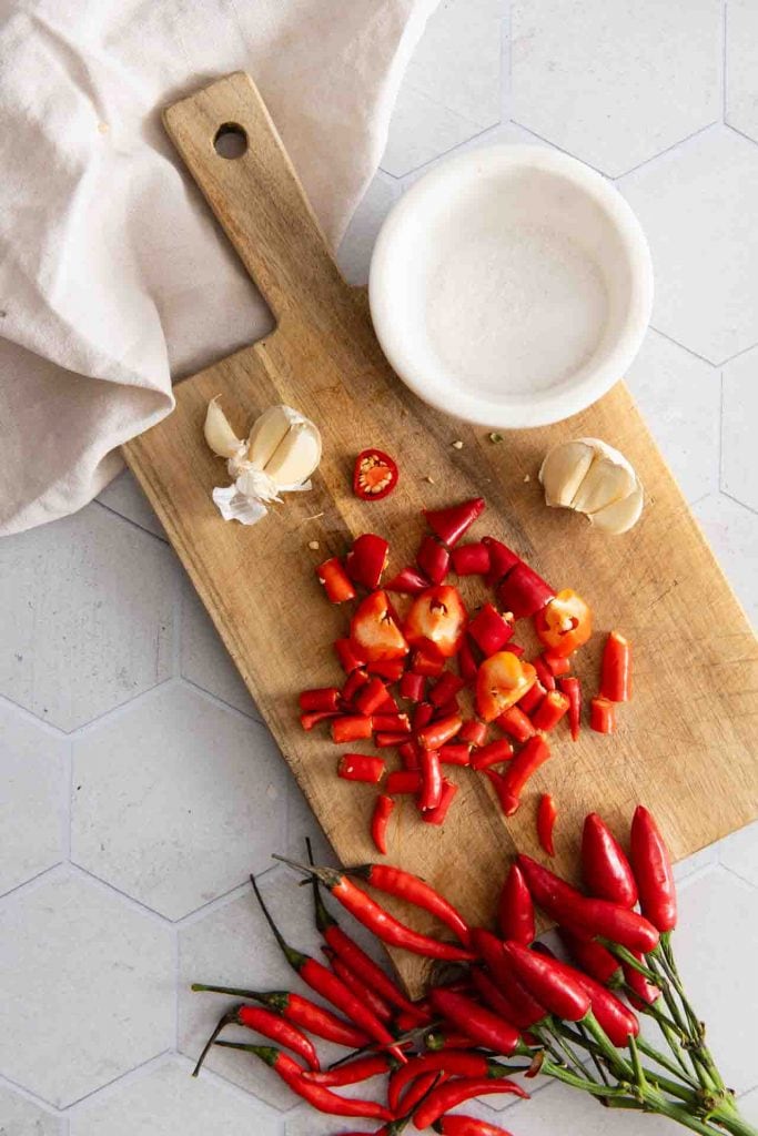 Alle Zutaten um Chilisauce selber zu machen