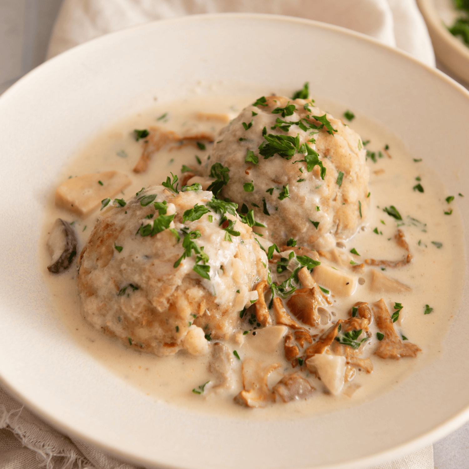 Omas Rahmschwammerl mit Semmelknödel (Original bayerisches Rezept)