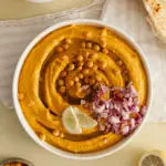 Kürbis-Hummus selber machen: So wird er super cremig & aromatisch