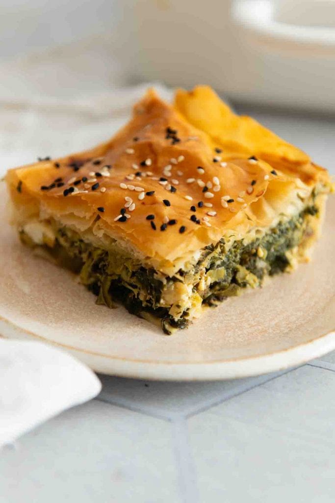 Spanakopita Rezept mit Filoteig herzhaft wie in Grichenland.