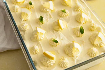 Zitronen Tiramisu mit Lemon Curd – die fruchtige Sommer Version Zitronen Tiramisu mit Lemon Curd