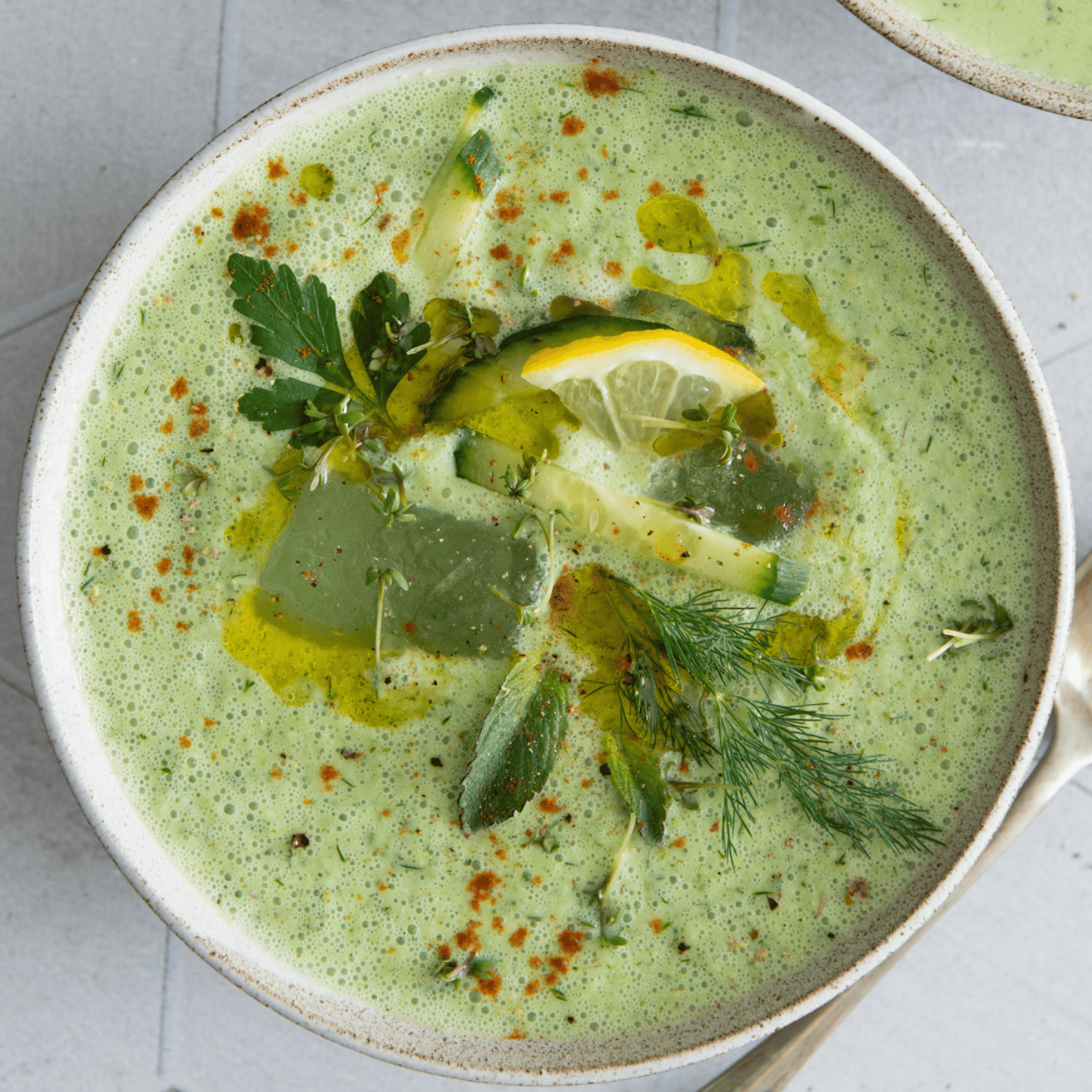Kalte Gurkensuppe für heiße Tage