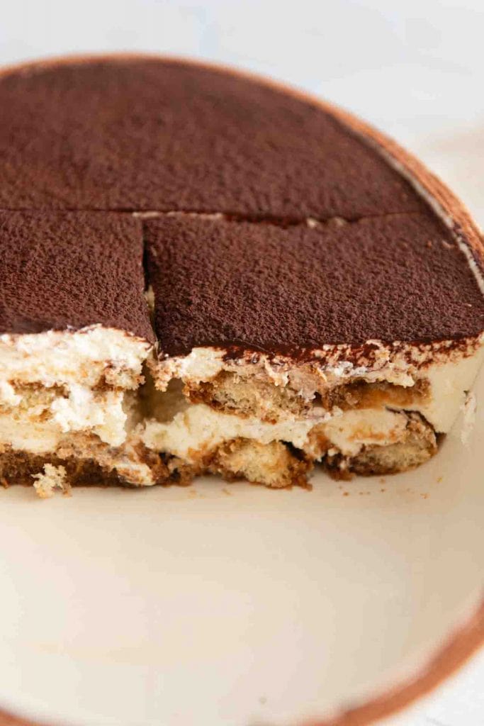 Das Tiramisu ohne Ei angeschnitten.