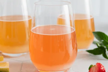 Wasserkefir ansetzen: die einfache Anleitung für spritzige Limonade Wasserkefir ansetzen: spritzige Limonade selber machen