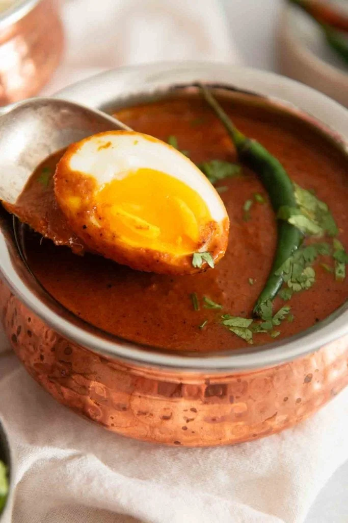 Das fertige Egg Curry aus Indien.
